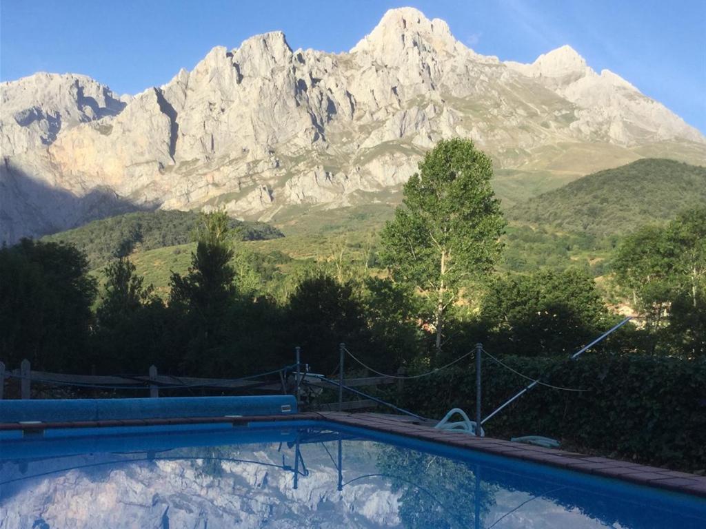 Hotel Rural Picos De Europa Posada De Valdeon Exterior foto